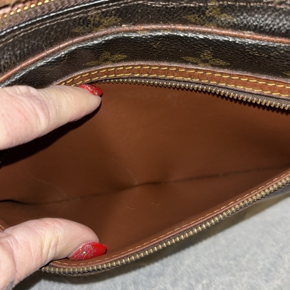 LOUIS VUITTON Monogram Marly
Dragonne GM Clutch Bag
Auth with COA - Picture 10 of 15